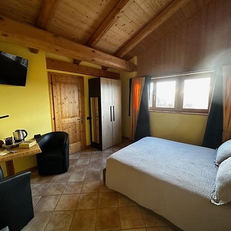 Chalet Chapeau Rar Castel Condino Экстерьер фото