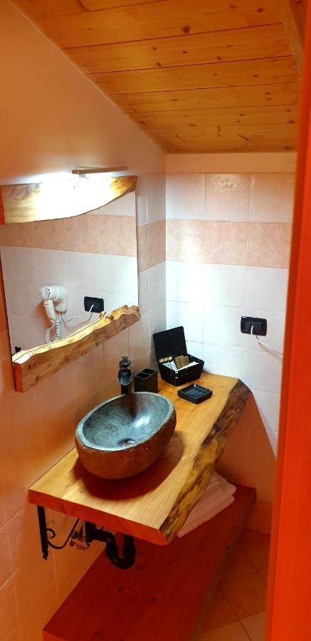 Chalet Chapeau Rar Castel Condino Экстерьер фото