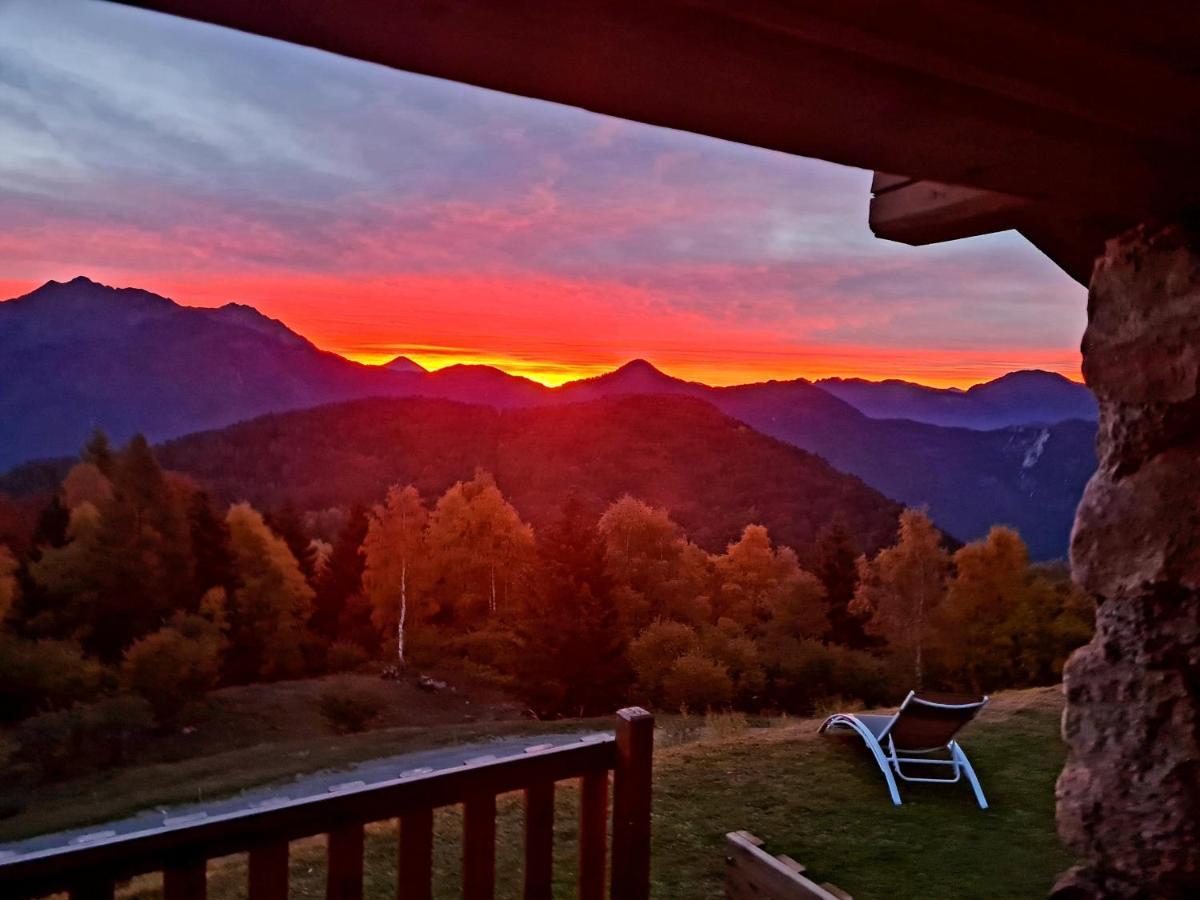 Chalet Chapeau Rar Castel Condino Экстерьер фото