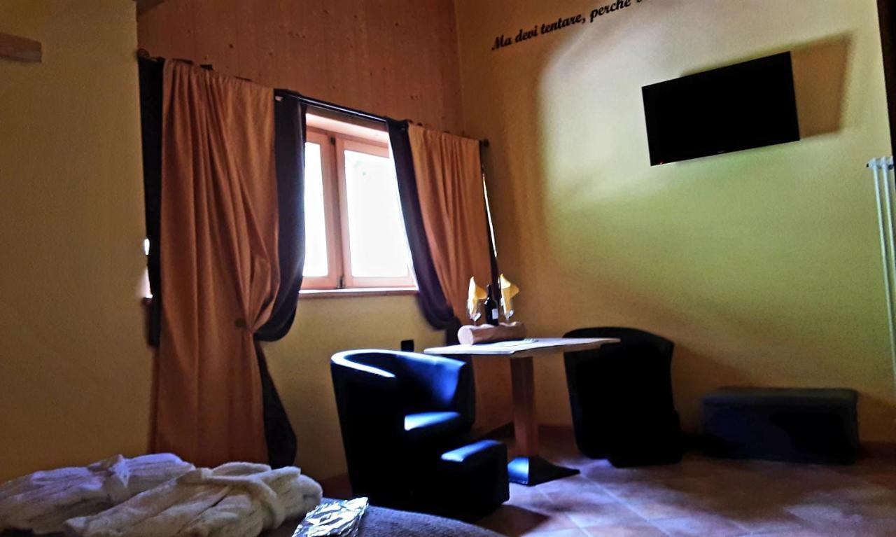Chalet Chapeau Rar Castel Condino Экстерьер фото