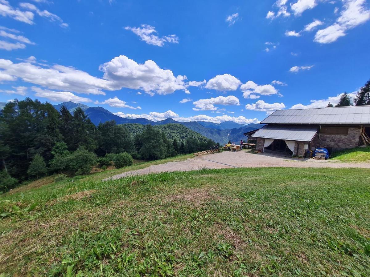 Chalet Chapeau Rar Castel Condino Экстерьер фото