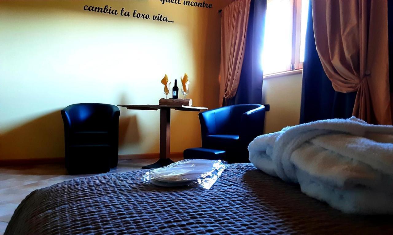 Chalet Chapeau Rar Castel Condino Экстерьер фото