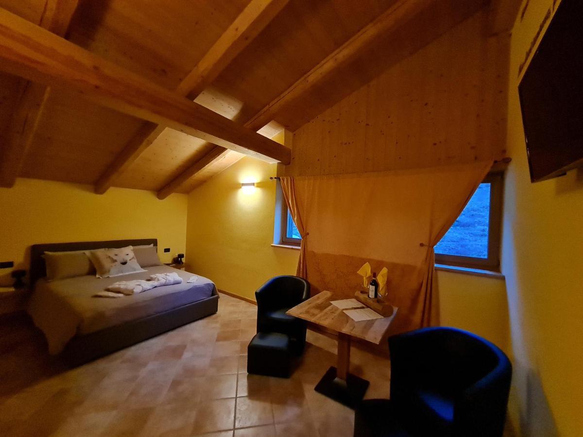 Chalet Chapeau Rar Castel Condino Экстерьер фото