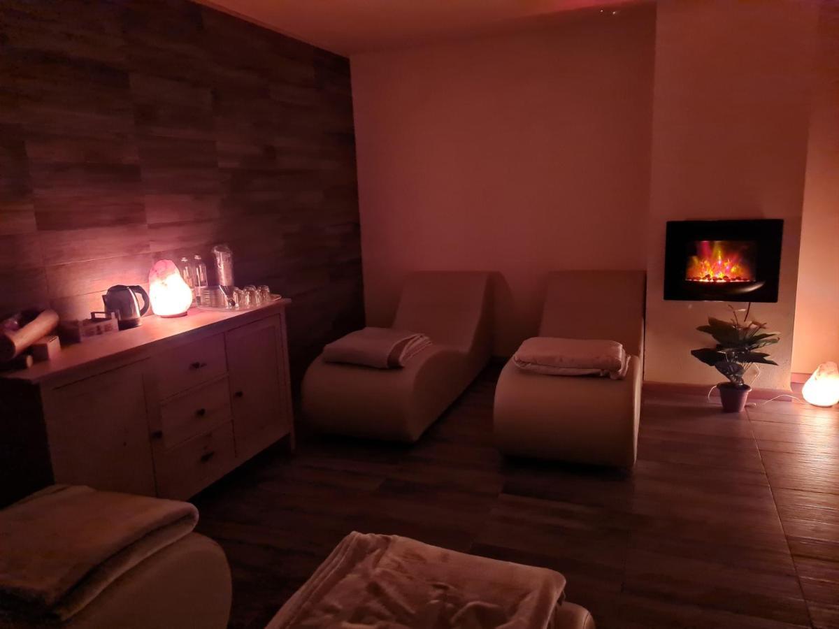 Chalet Chapeau Rar Castel Condino Экстерьер фото