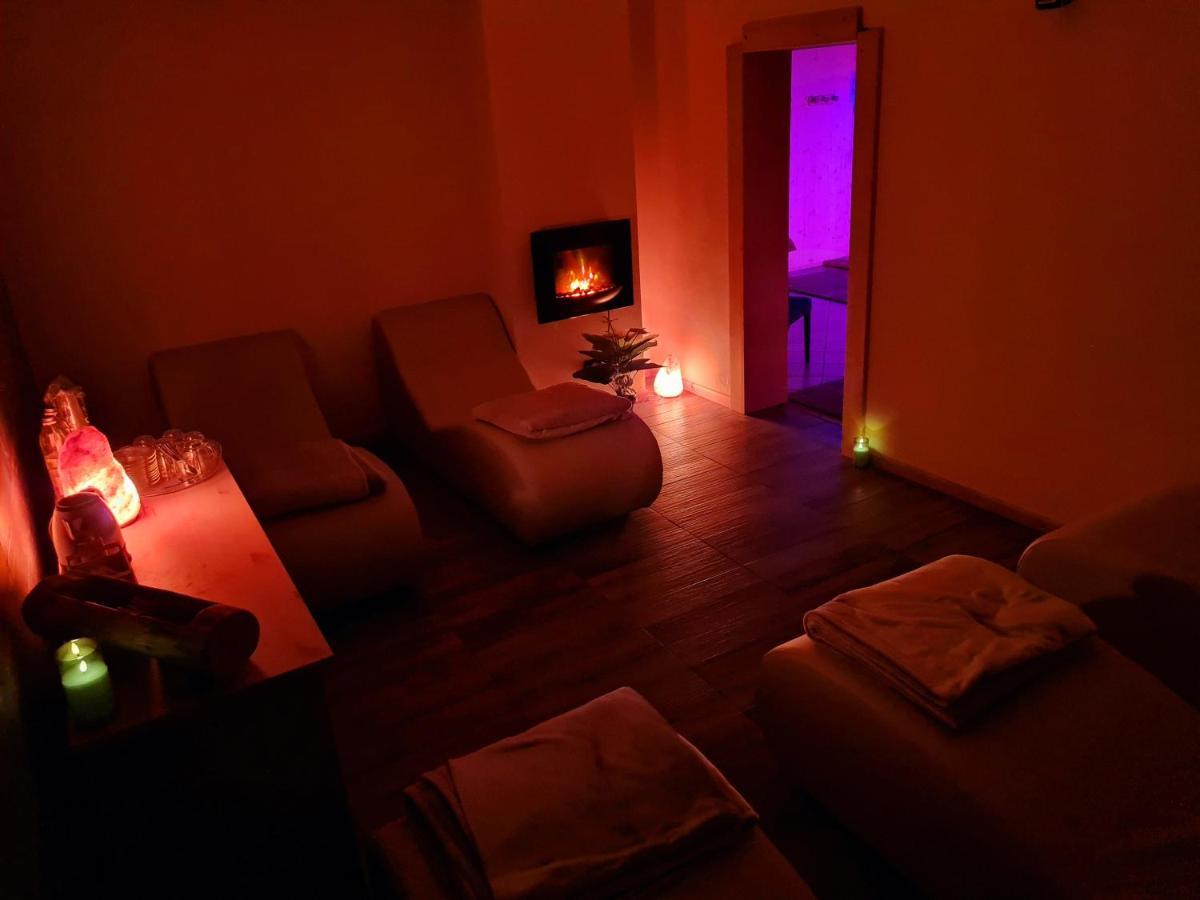 Chalet Chapeau Rar Castel Condino Экстерьер фото