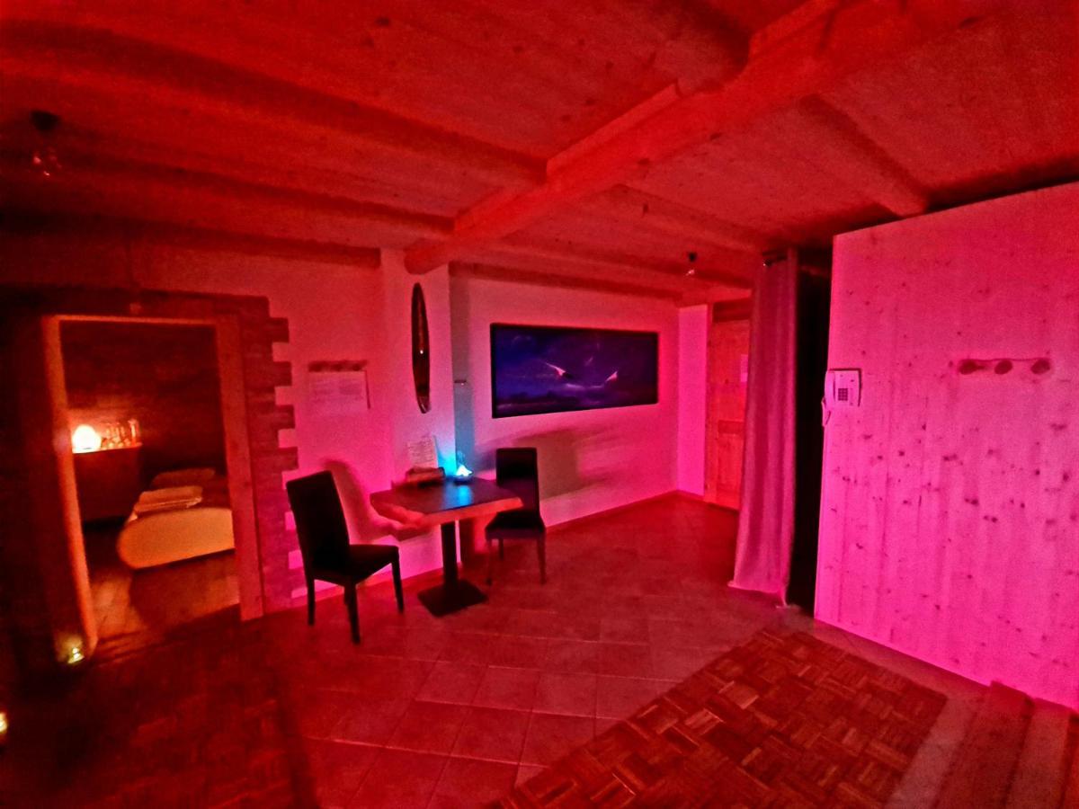 Chalet Chapeau Rar Castel Condino Экстерьер фото