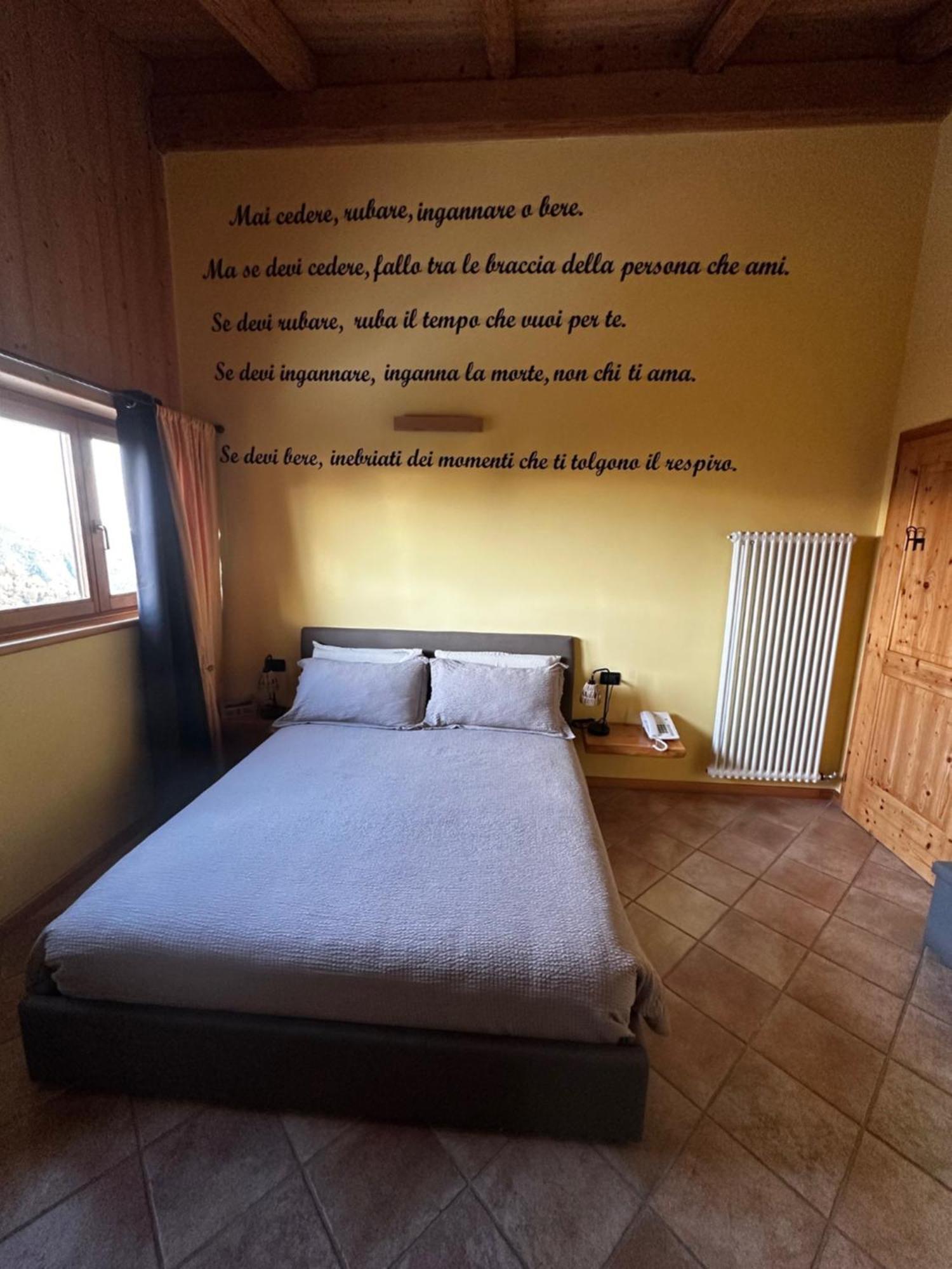 Chalet Chapeau Rar Castel Condino Экстерьер фото